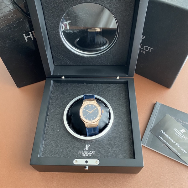 ウブロコピー時計着用イメージ